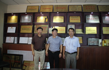 企鵝的產(chǎn)品性能穩(wěn)定，發(fā)貨非常及時(shí)