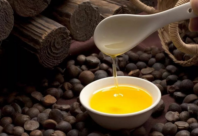 企鵝牌茶籽油雙螺桿榨油機(jī)，用心制造獲得客戶認(rèn)可(圖1)